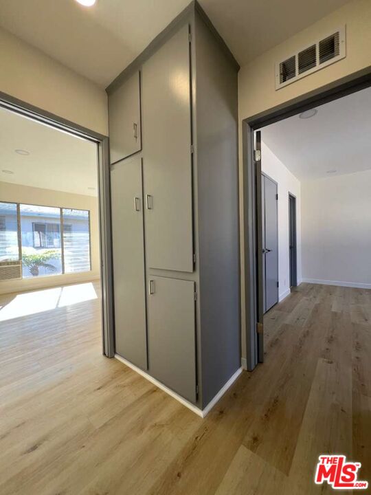 432 S Sherbourne Dr Unit: 4