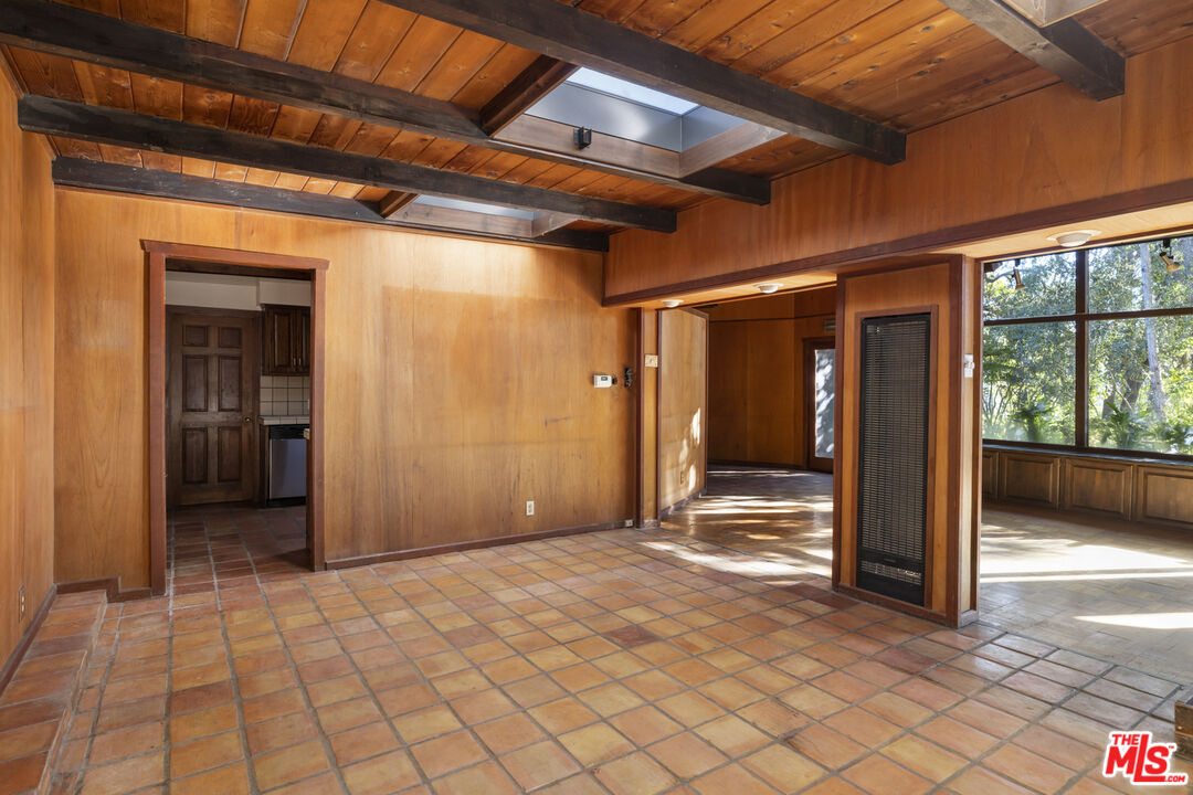 2716 Nichols Canyon Rd