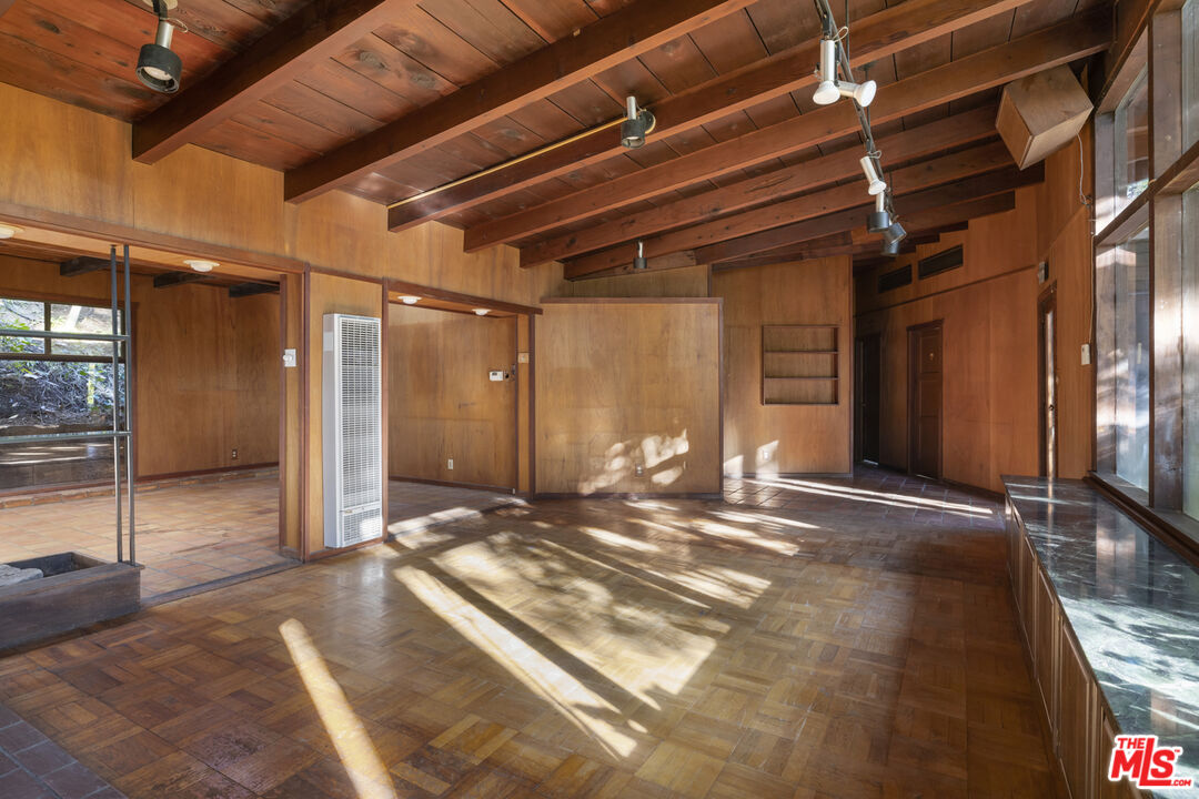 2716 Nichols Canyon Rd