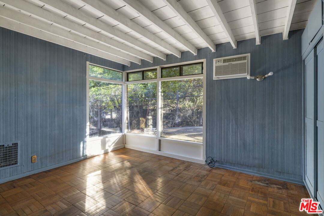 2716 Nichols Canyon Rd