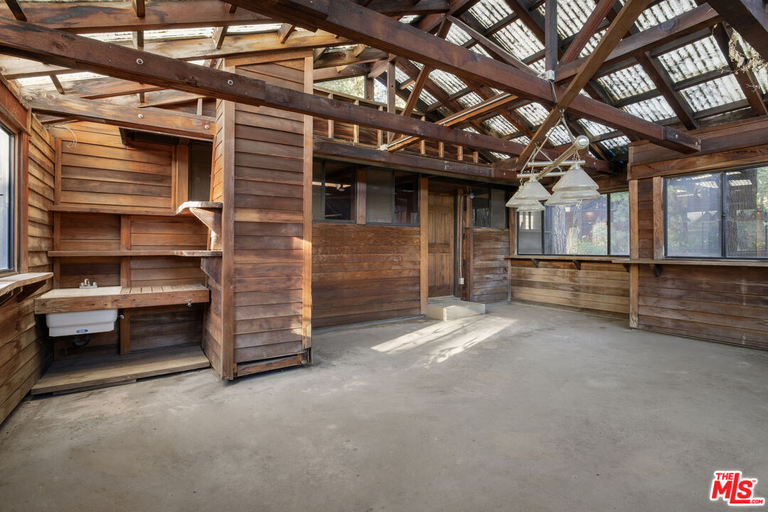 2716 Nichols Canyon Rd