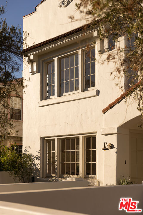 1443 Allison Ave Unit: 1/2