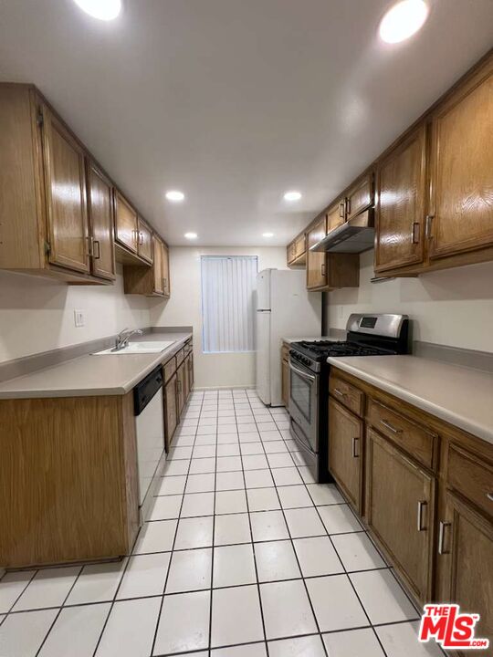 1931 Malcolm Ave Unit: 201