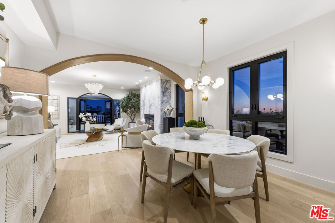 11923 Gorham Ave Unit: 201