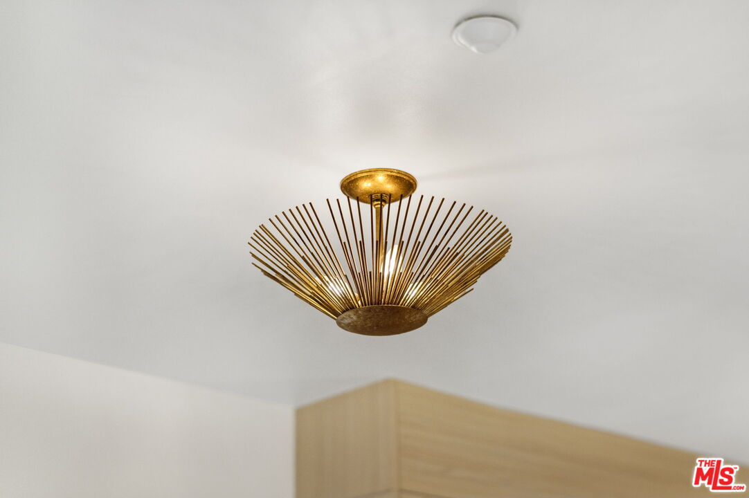 11923 Gorham Ave Unit: 201