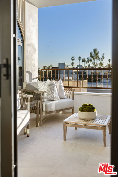 11923 Gorham Ave Unit: 402