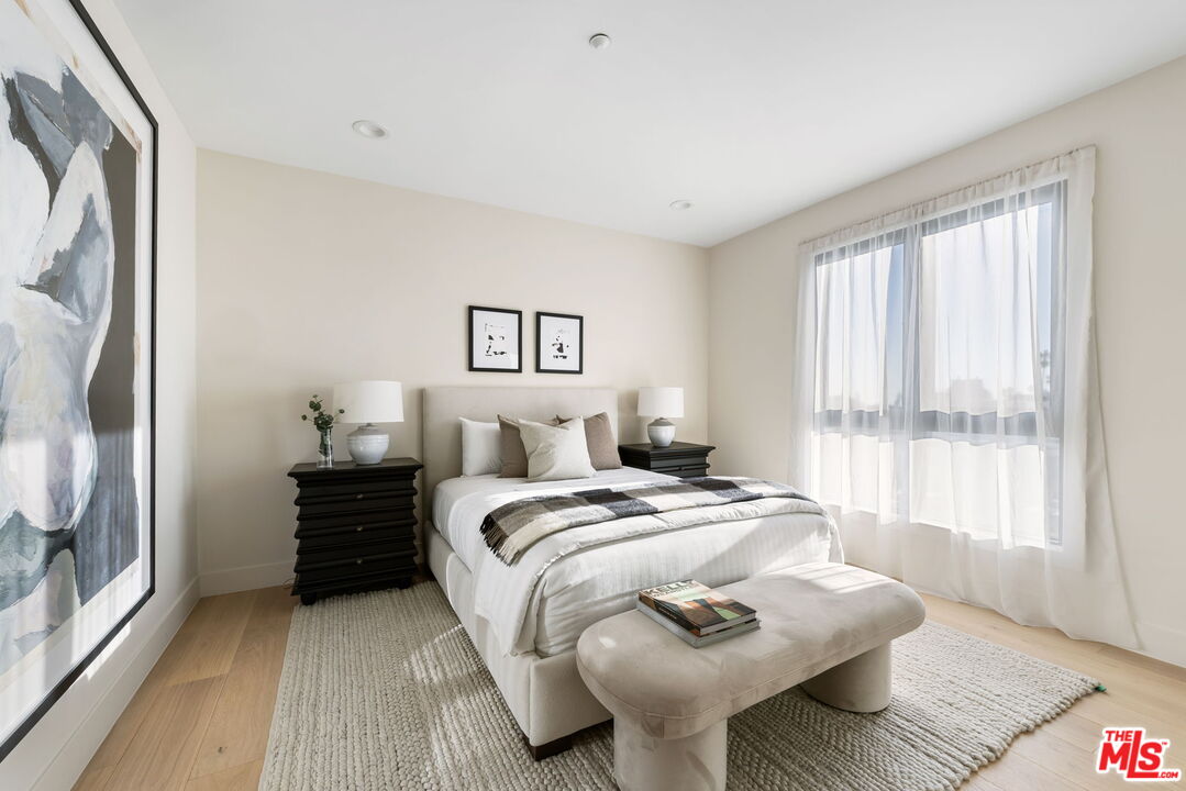 11923 Gorham Ave Unit: 402