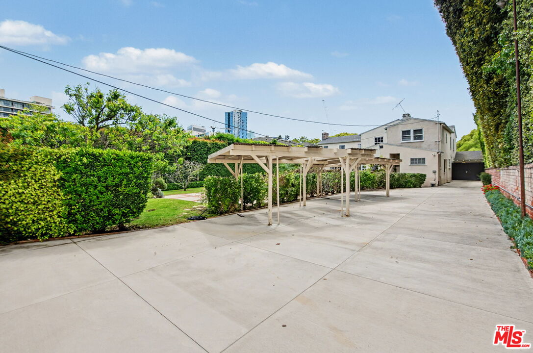 608 Trenton Dr