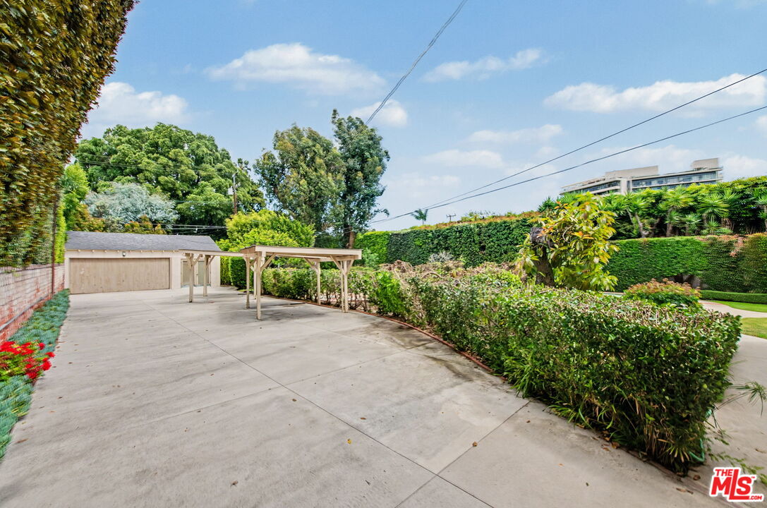 608 Trenton Dr