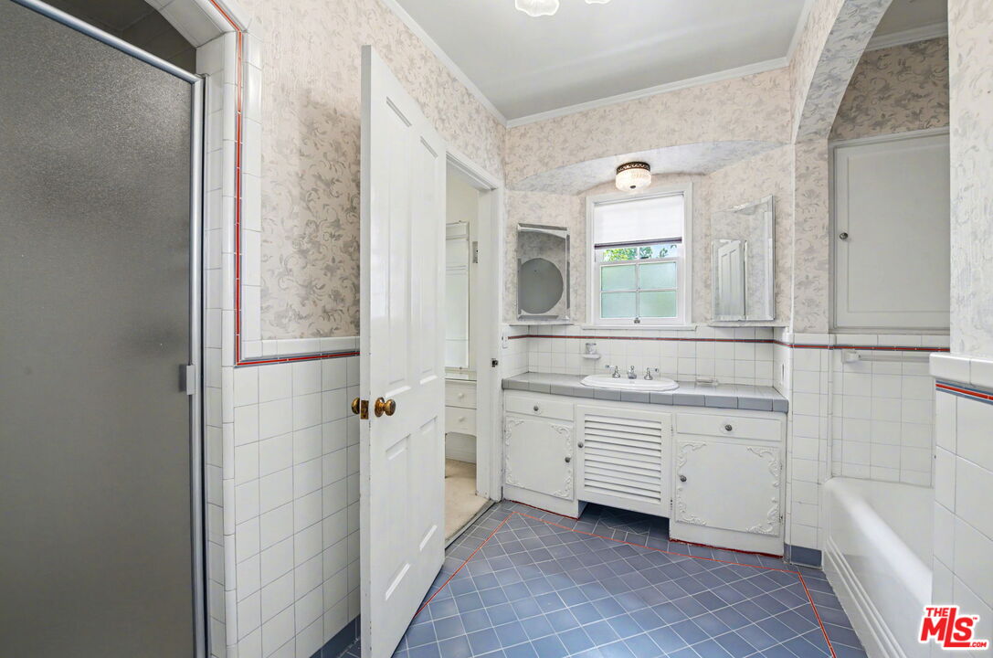 608 Trenton Dr