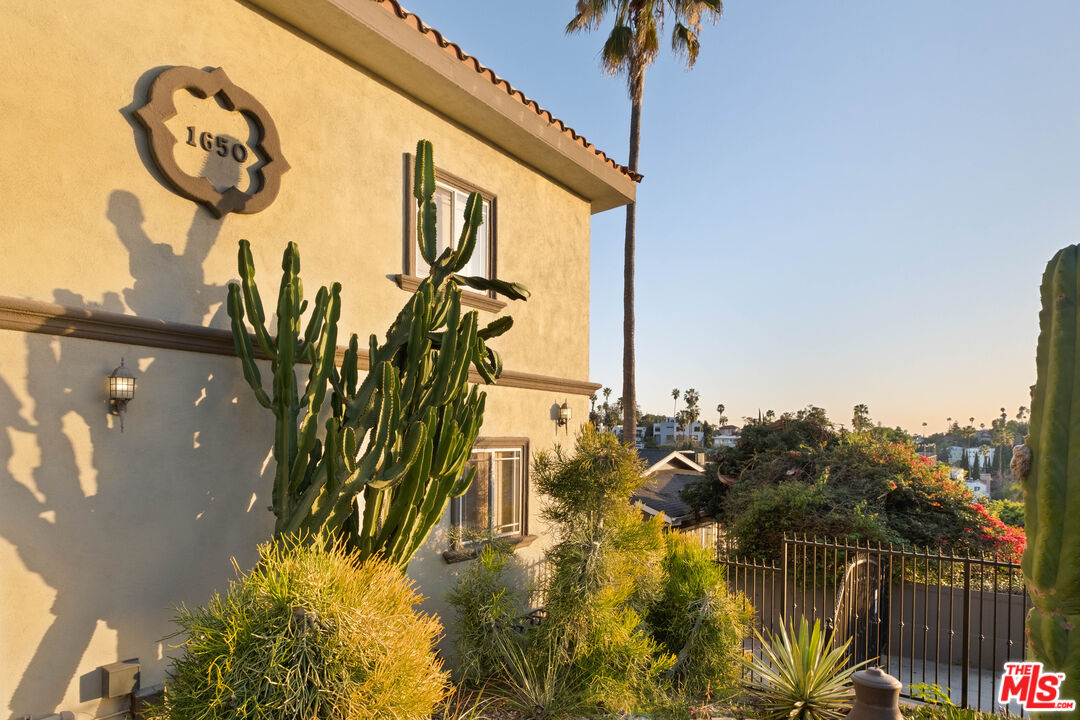 1650 Micheltorena St Unit: C