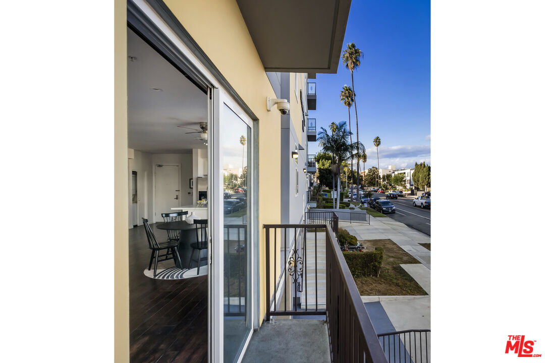 155 S Oxford Ave Unit: 201