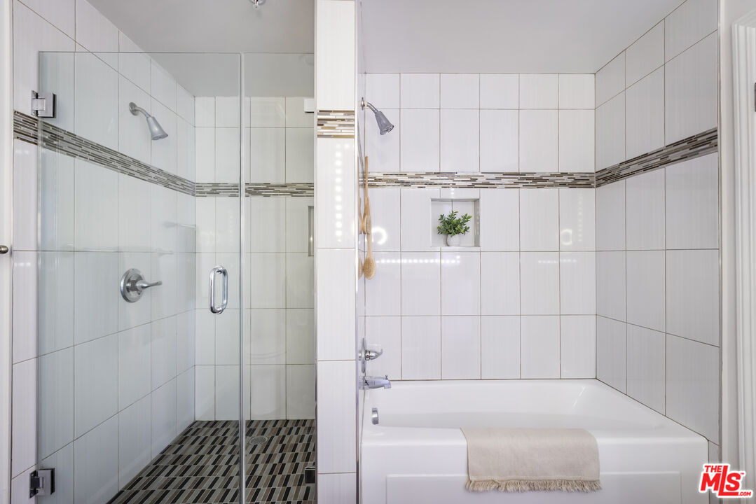 155 S Oxford Ave Unit: 201