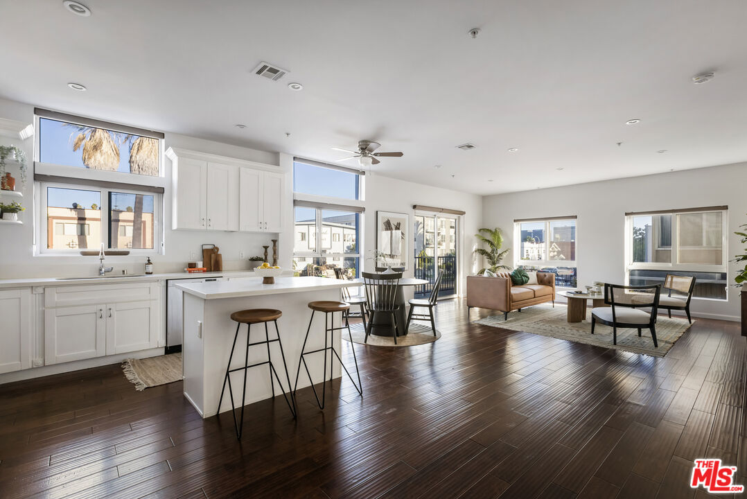 155 S Oxford Ave Unit: 201