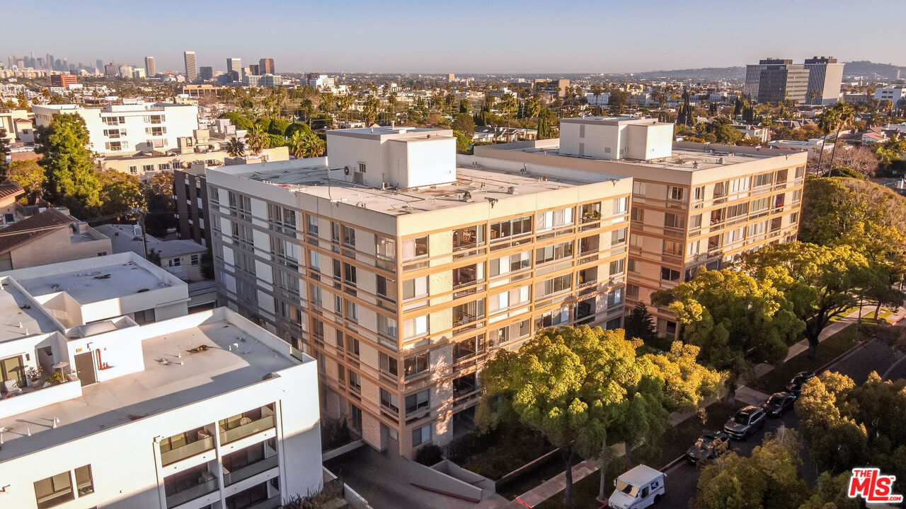 320 N Maple Dr Unit: 303