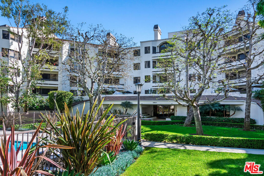 2102 Century Park Ln Unit: 418