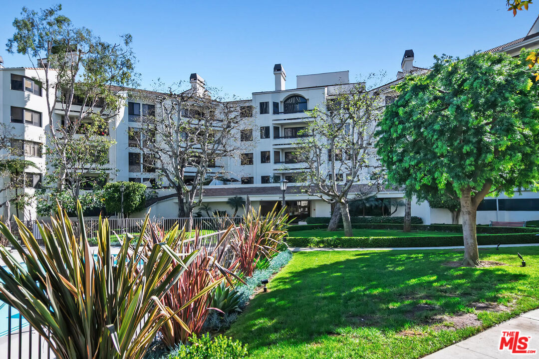 2102 Century Park Ln Unit: 418