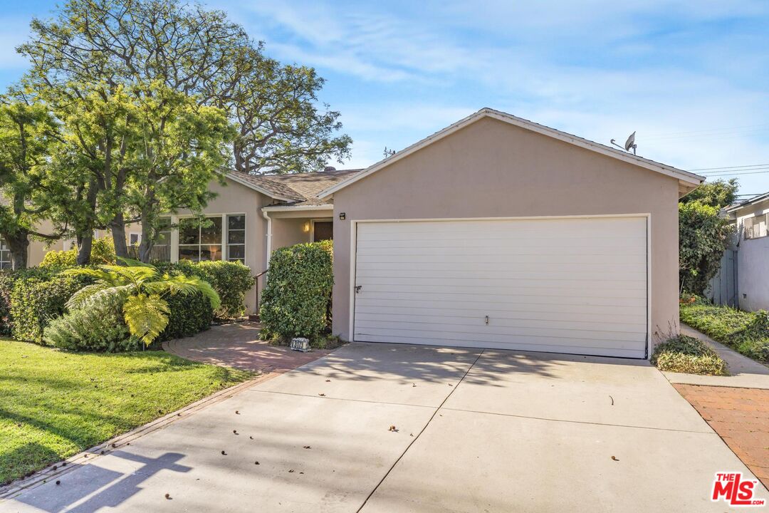 3173 S Bentley Ave