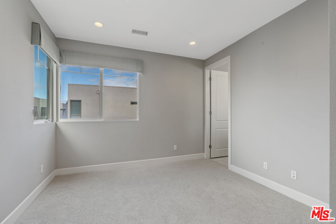 12860 S Seaglass Cir