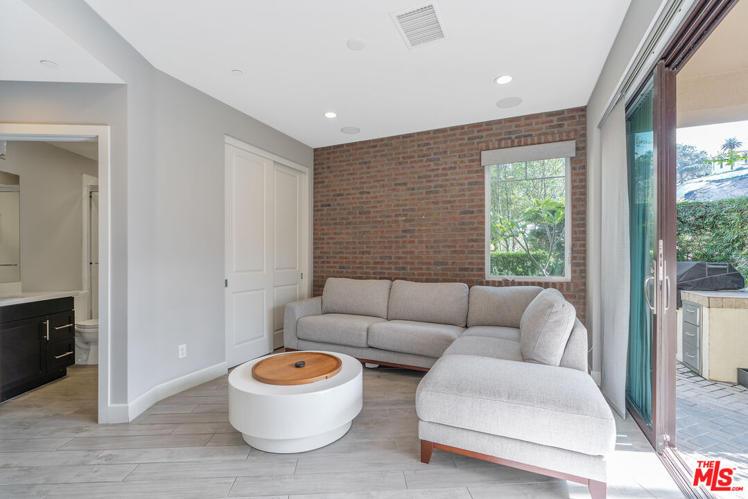 12860 S Seaglass Cir