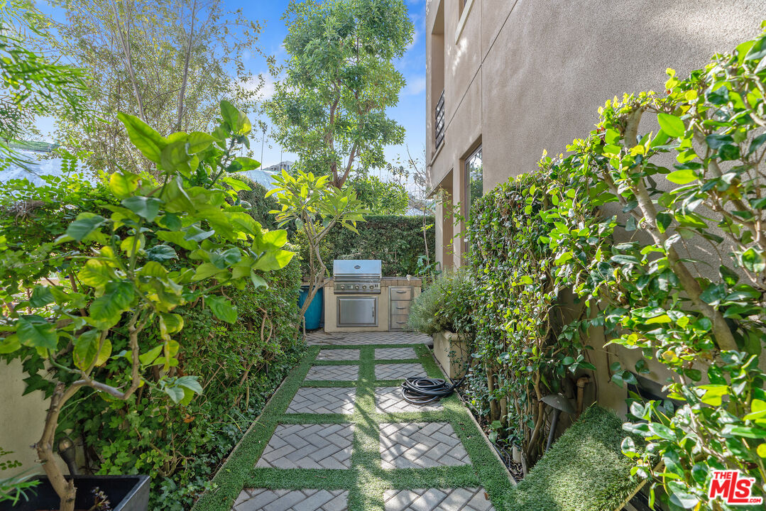 12860 S Seaglass Cir