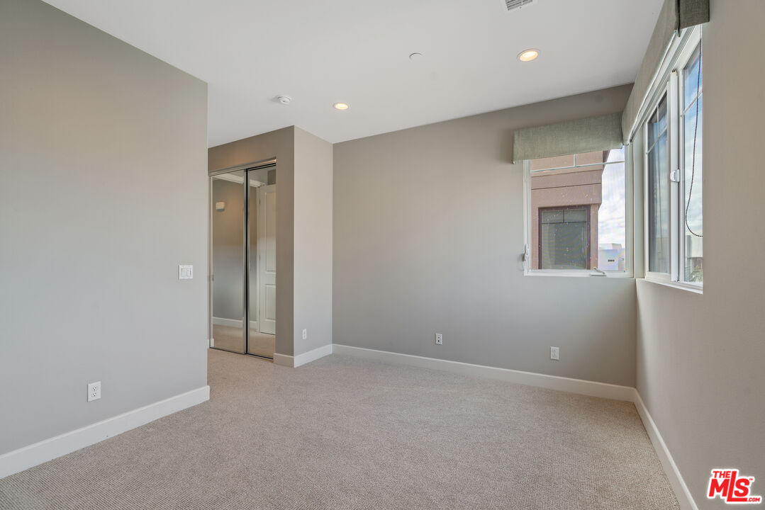 12860 S Seaglass Cir