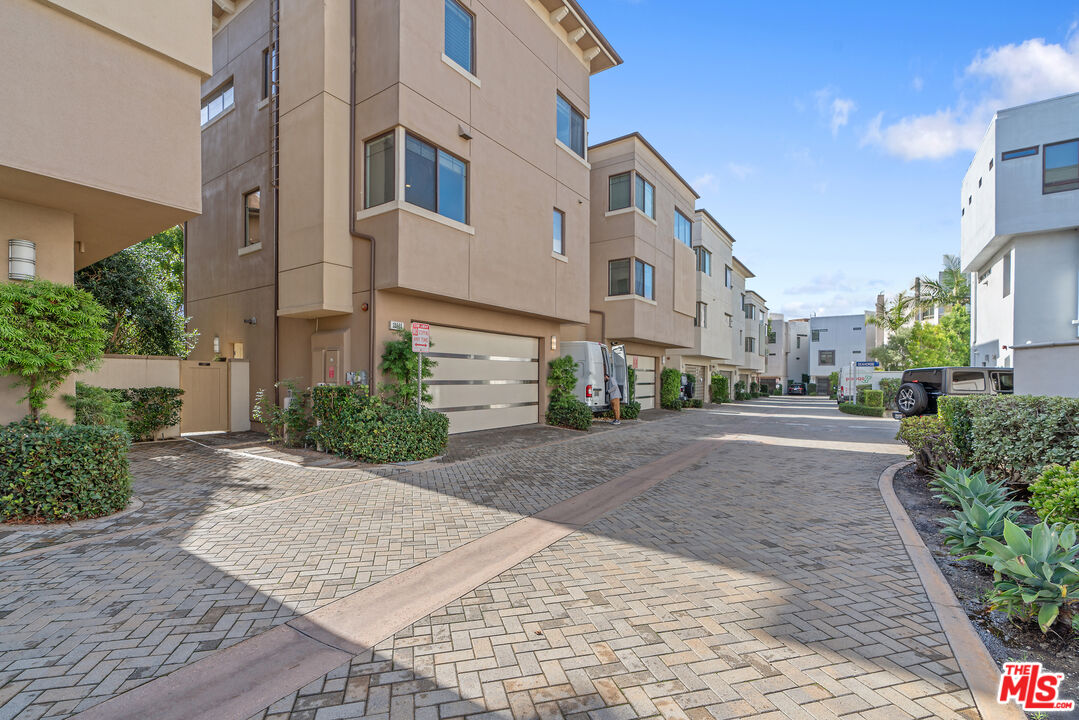 12860 S Seaglass Cir