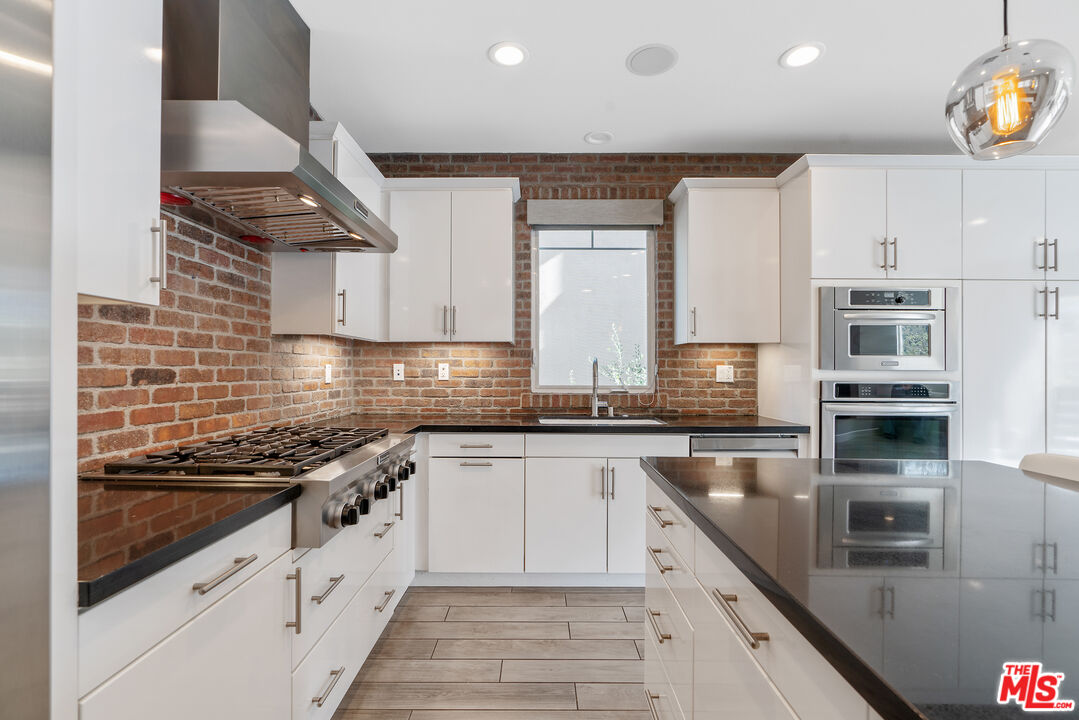 12860 S Seaglass Cir