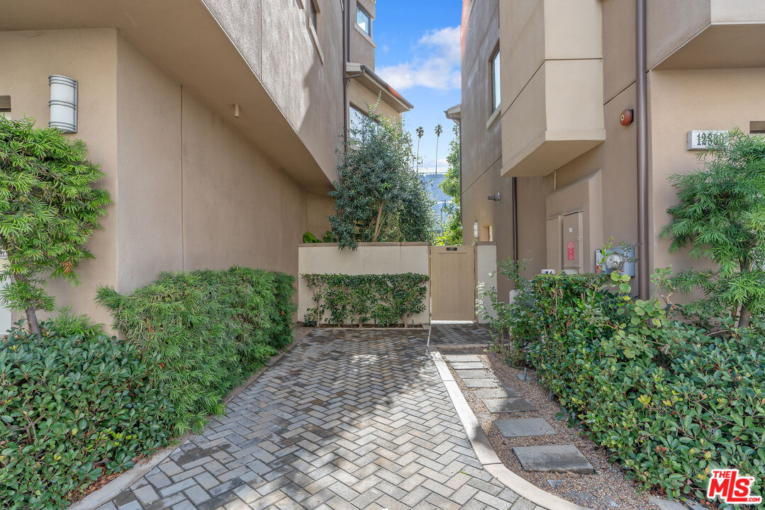 12860 S Seaglass Cir