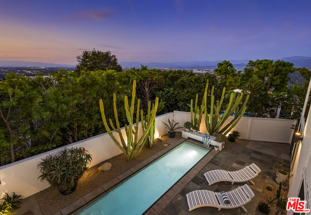 11534 Laurelcrest Dr