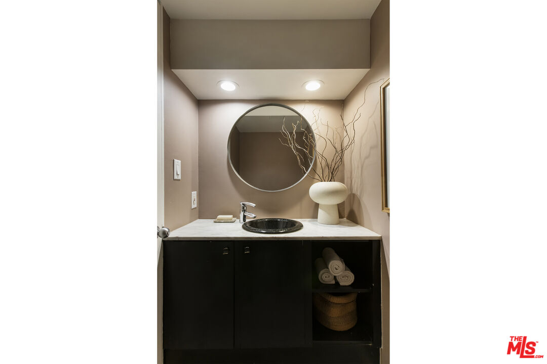 11534 Laurelcrest Dr