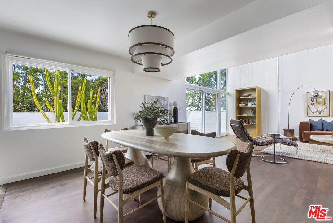 11534 Laurelcrest Dr