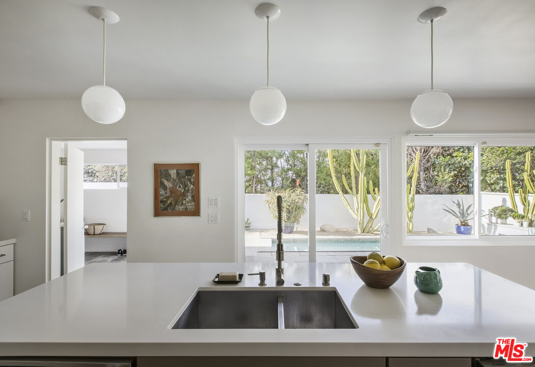 11534 Laurelcrest Dr