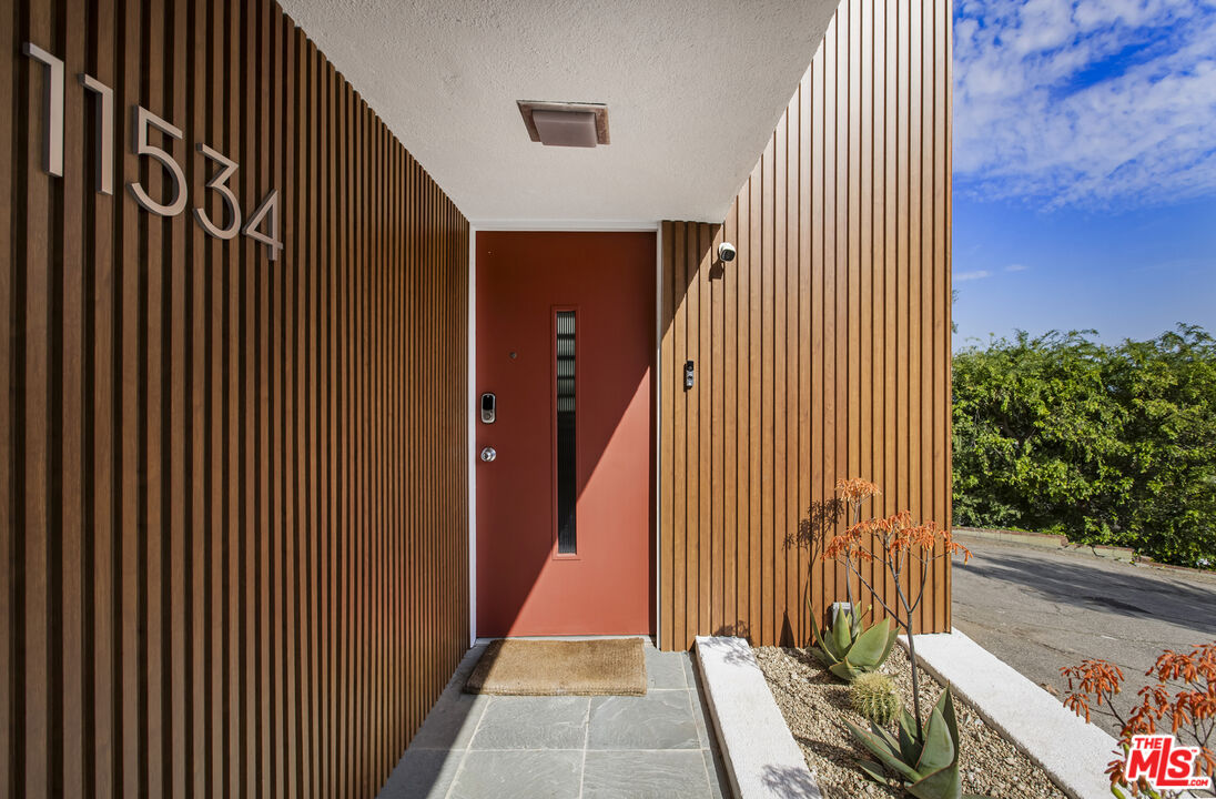 11534 Laurelcrest Dr