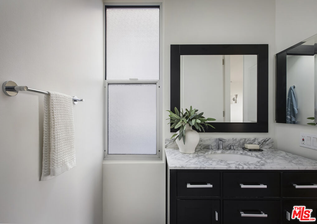 11534 Laurelcrest Dr