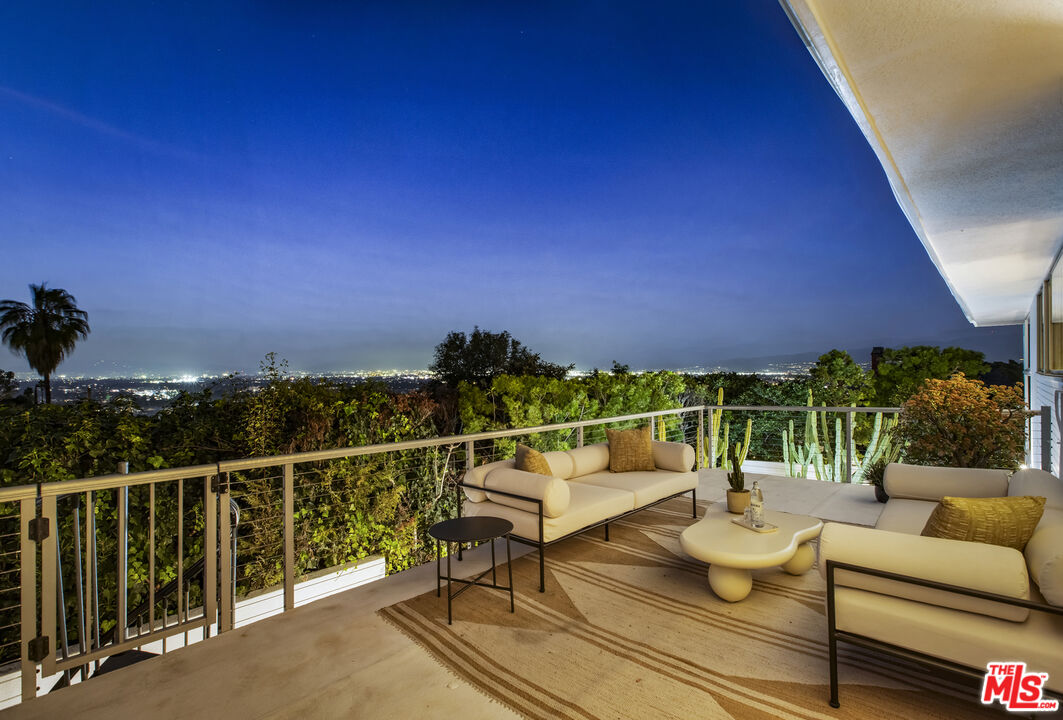 11534 Laurelcrest Dr