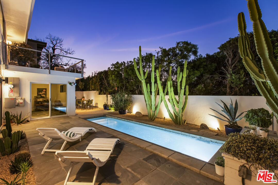 11534 Laurelcrest Dr