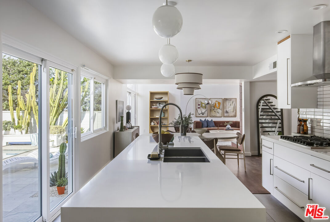 11534 Laurelcrest Dr