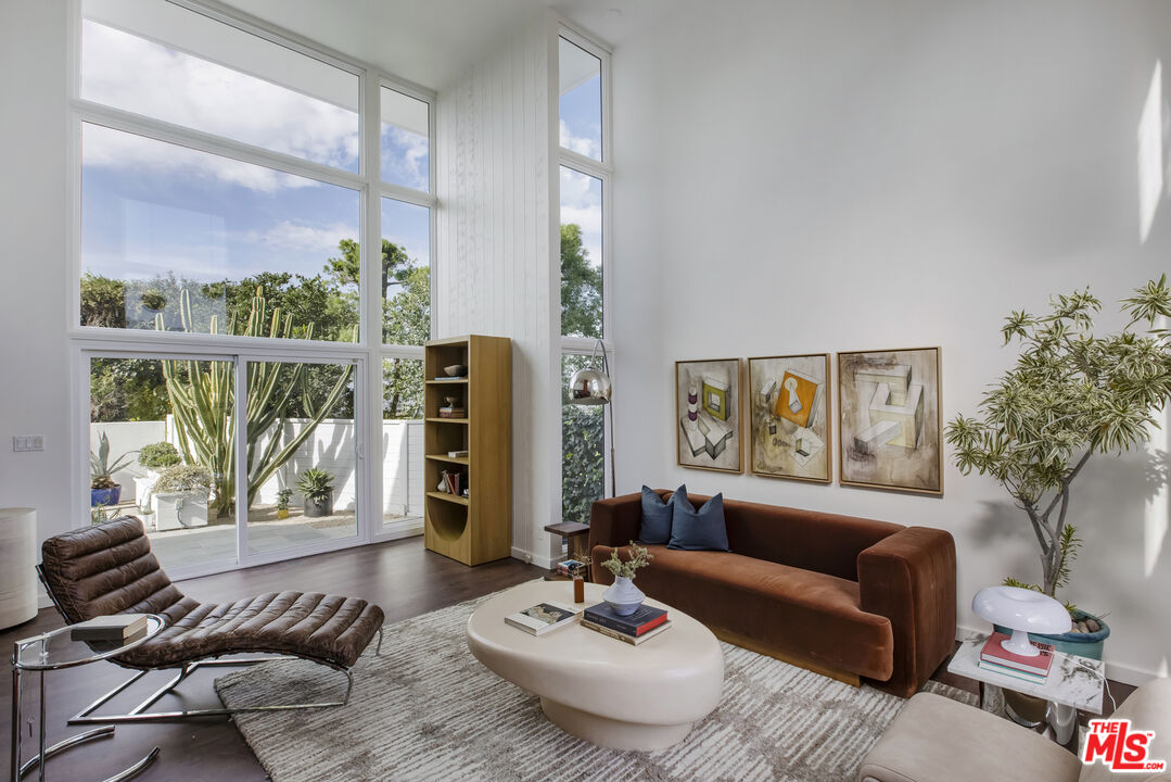 11534 Laurelcrest Dr