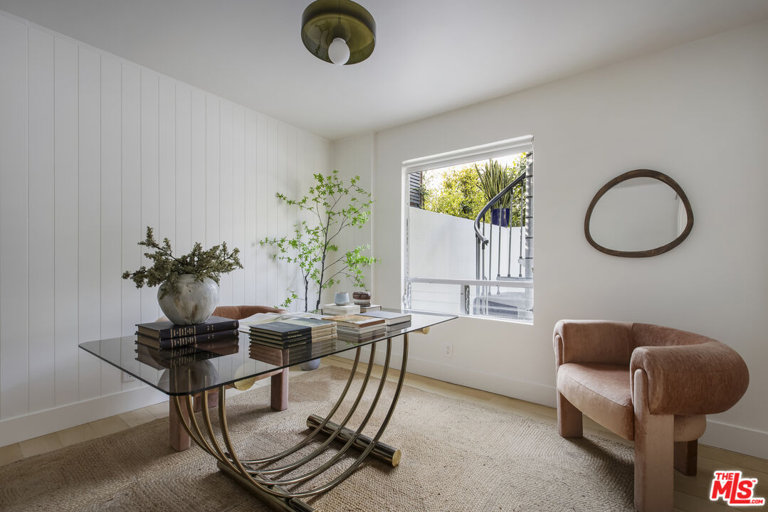 11534 Laurelcrest Dr