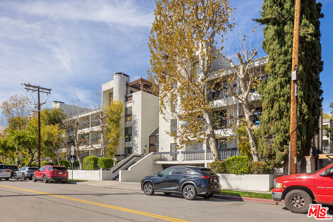 15325 Magnolia Blvd Unit: 108