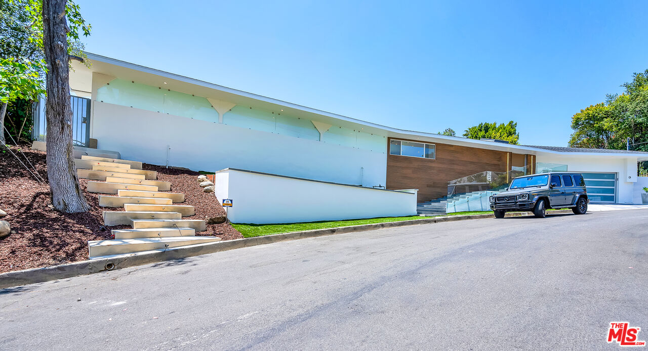849 Glenmere Way