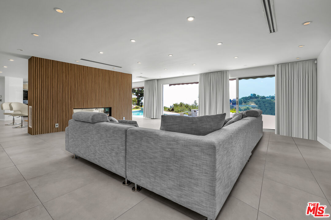 849 Glenmere Way