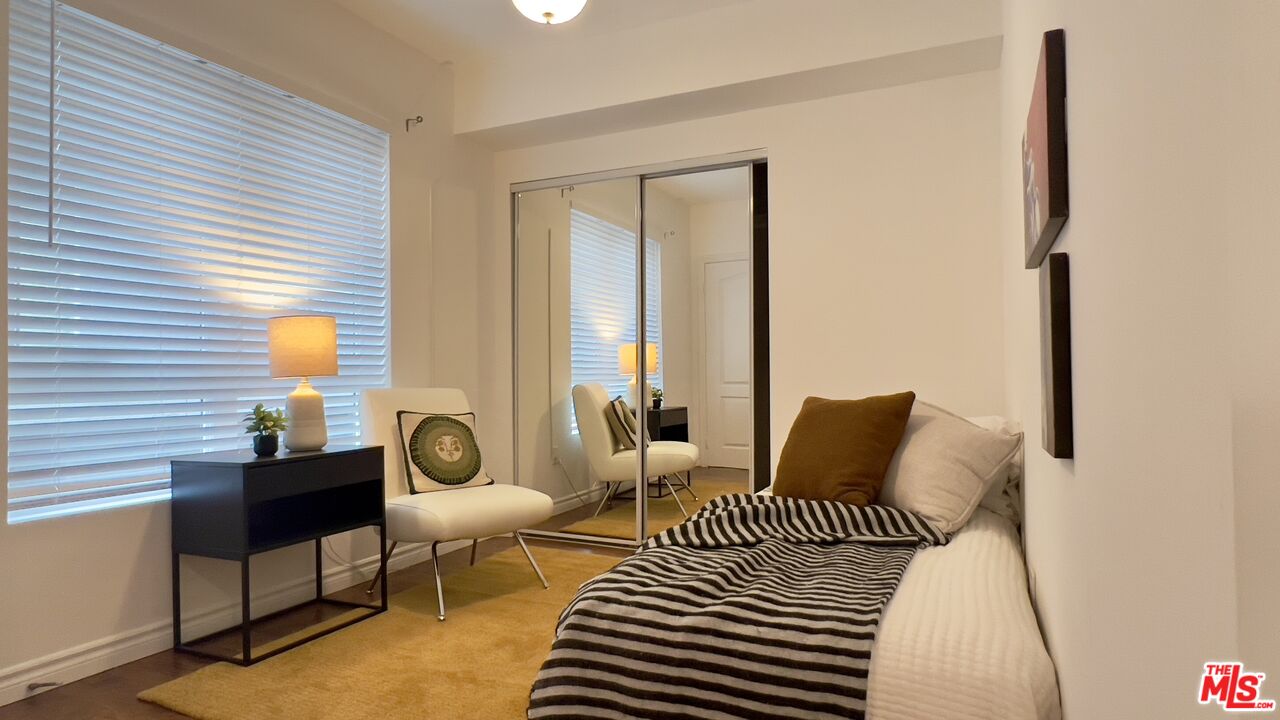 5633 Carlton Way Unit: 203