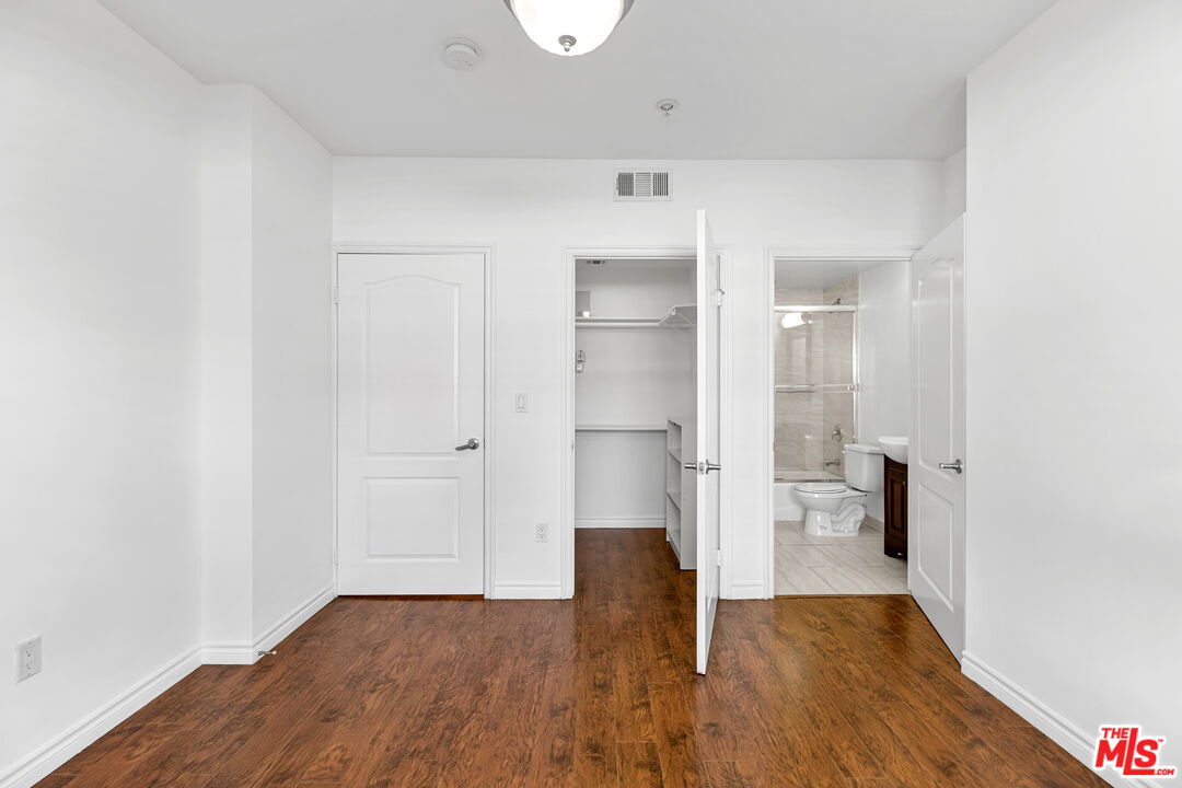 5633 Carlton Way Unit: 203