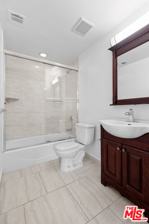 5633 Carlton Way Unit: 203