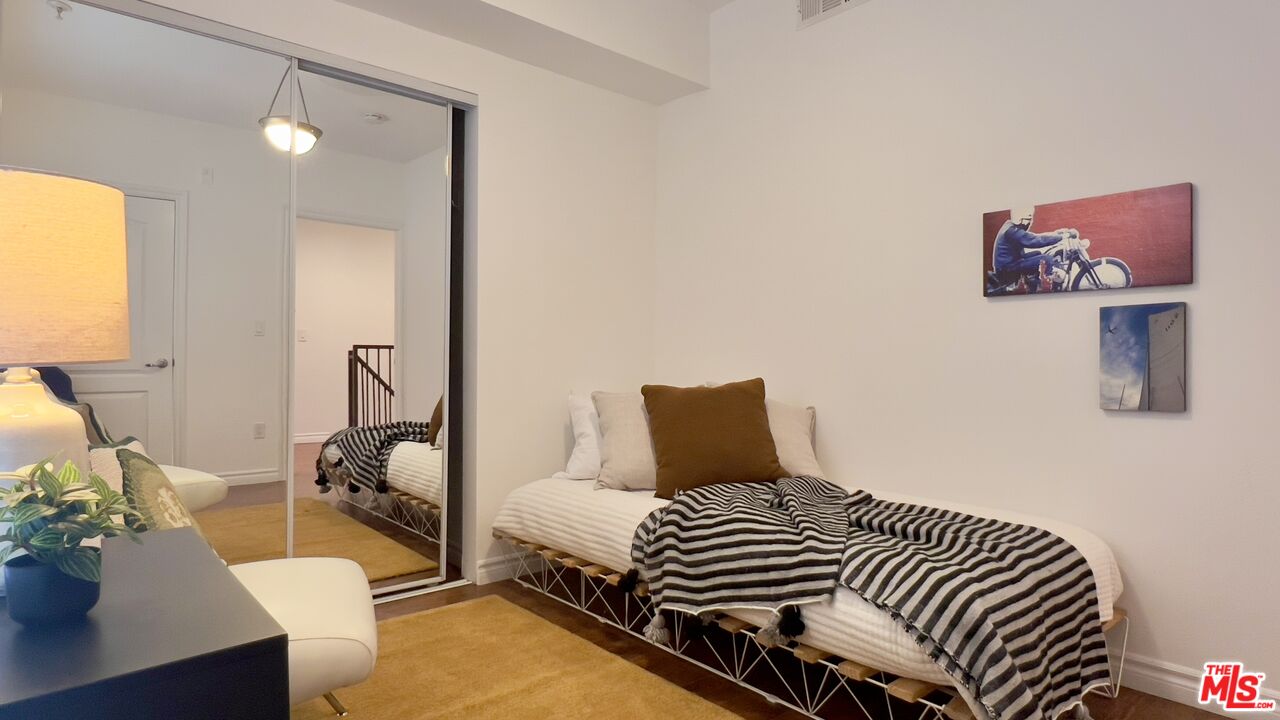 5633 Carlton Way Unit: 203