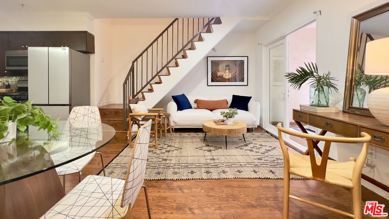 5633 Carlton Way Unit: 203