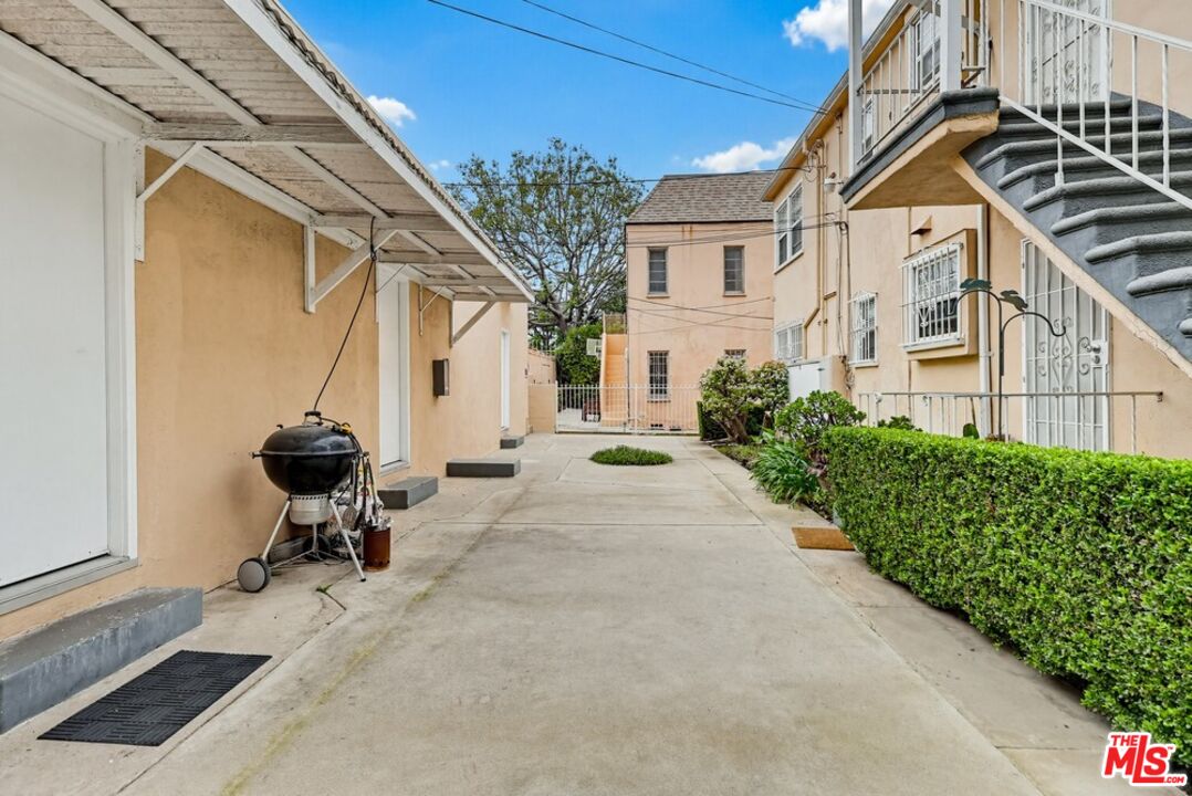 1255 S Crescent Heights Blvd