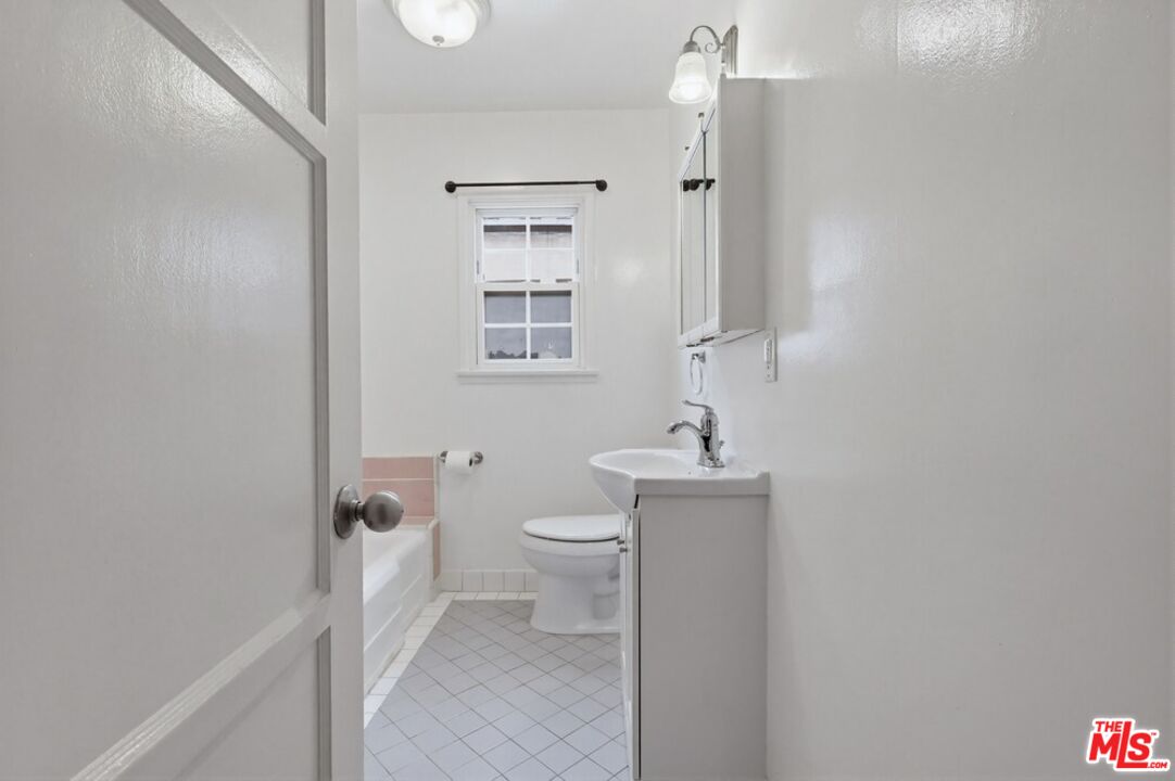 1255 S Crescent Heights Blvd